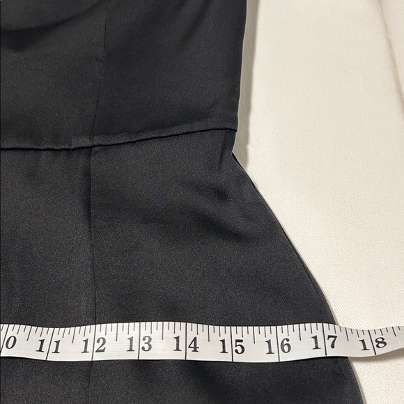 Fame and Partners black gown - Picture 15 of 15